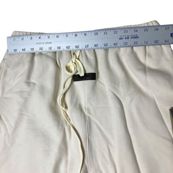 Fear Of God Essentials Sweatshorts Mens XL Cream Fleece Lounge Shorts Drawstring - Picture 8 of 16
